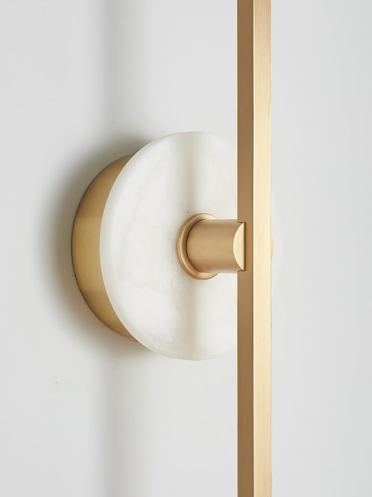 Albivine Linear Alabaster Wall Light