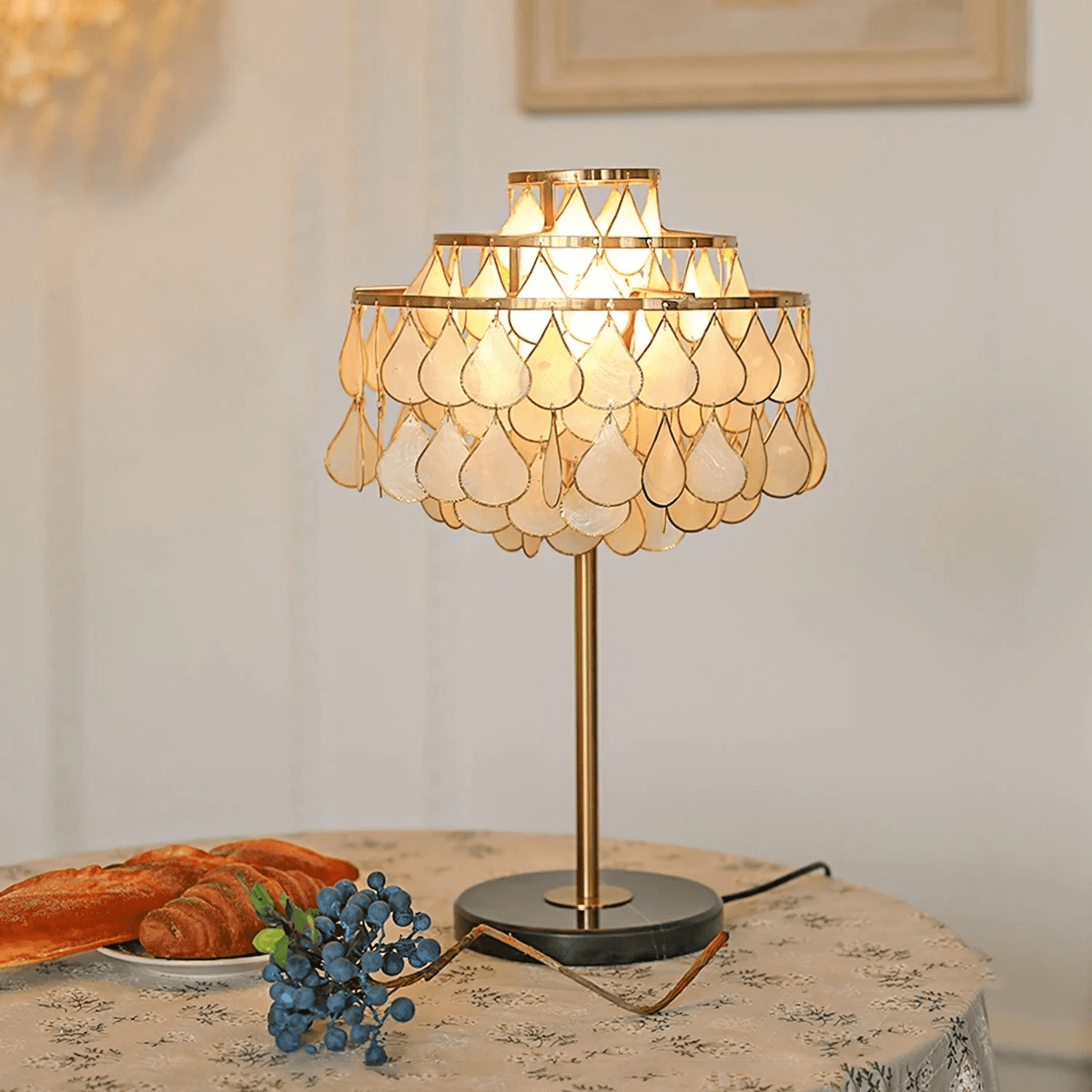 Jacob Luxury Teardrops Shell Table Lamp