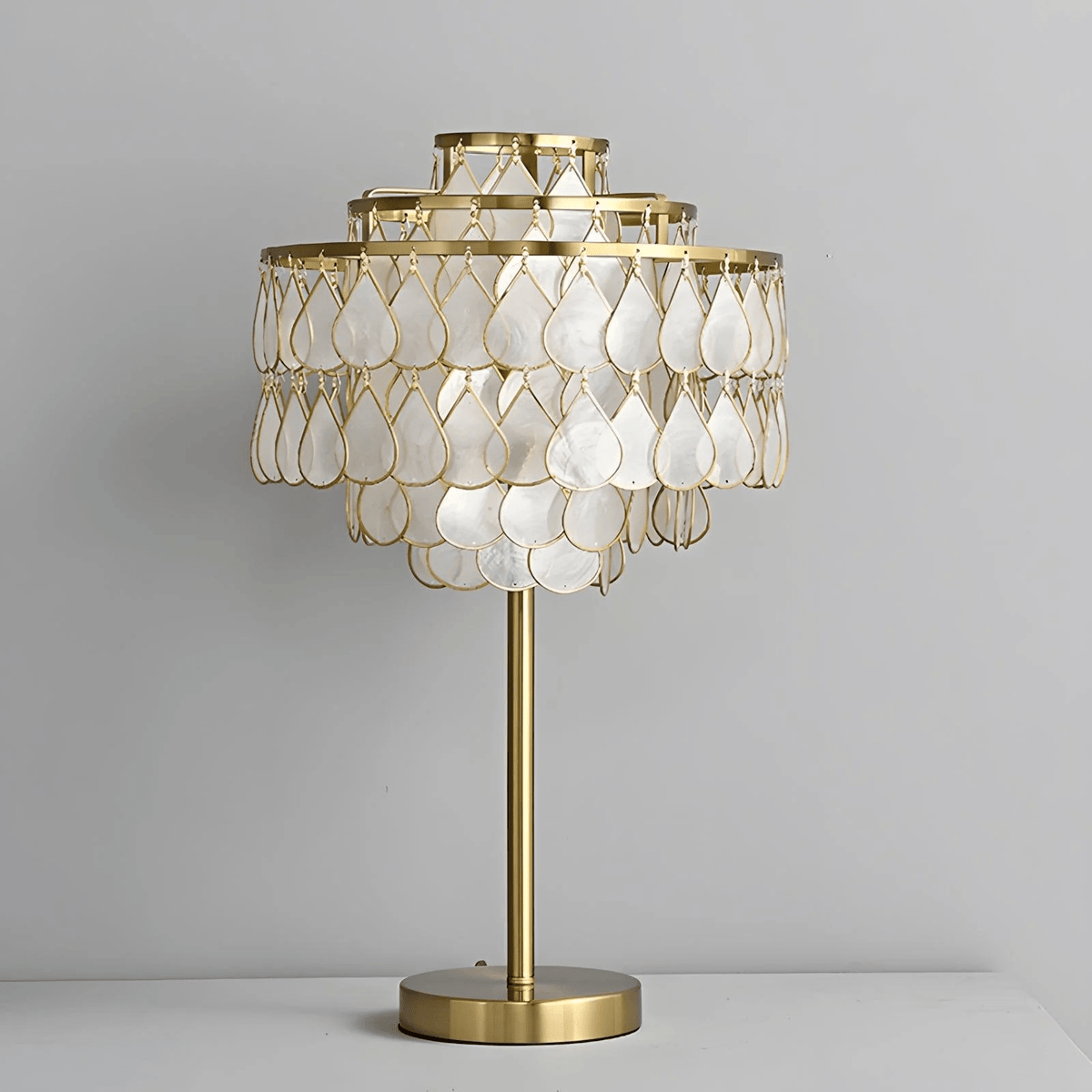Jacob Luxury Teardrops Shell Table Lamp