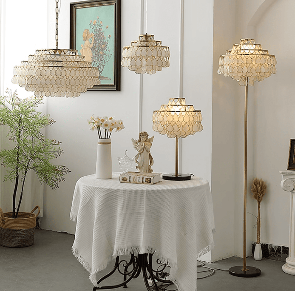 Jacob Luxury Teardrops Shell Table Lamp