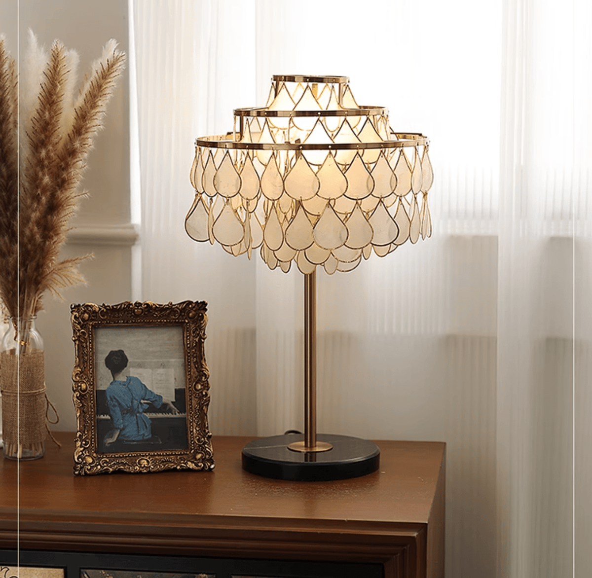 Jacob Luxury Teardrops Shell Table Lamp