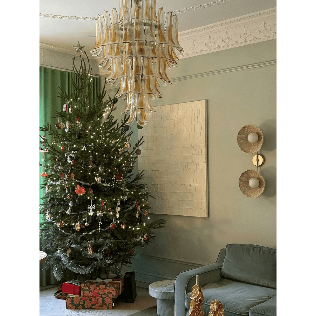 Tessa Glass Petals Pendant Lamp