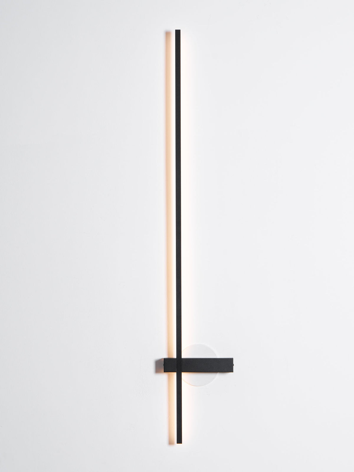 Mesv Linear Rechargeable Black Wall Lamp