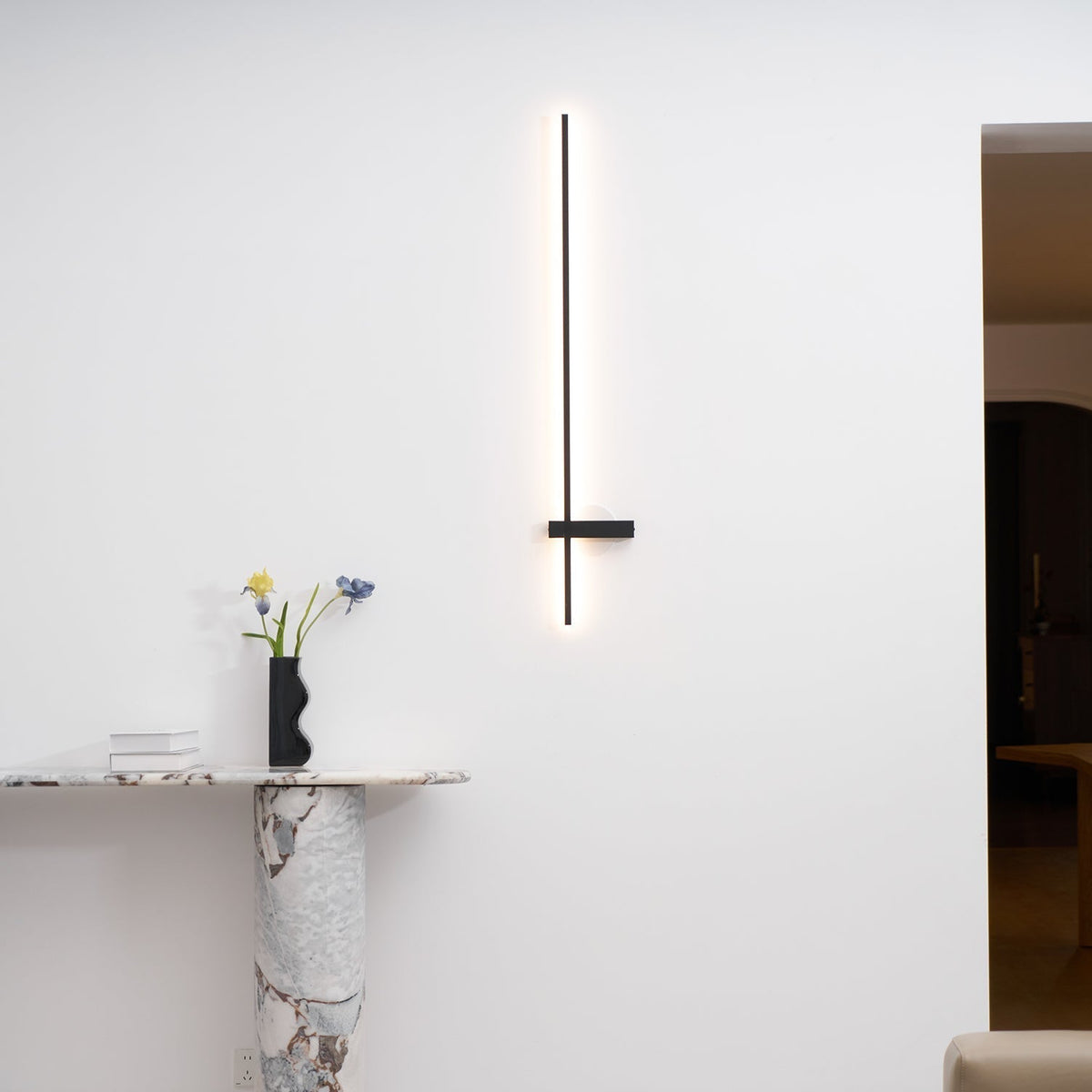 Mesv Linear Rechargeable Black Wall Lamp