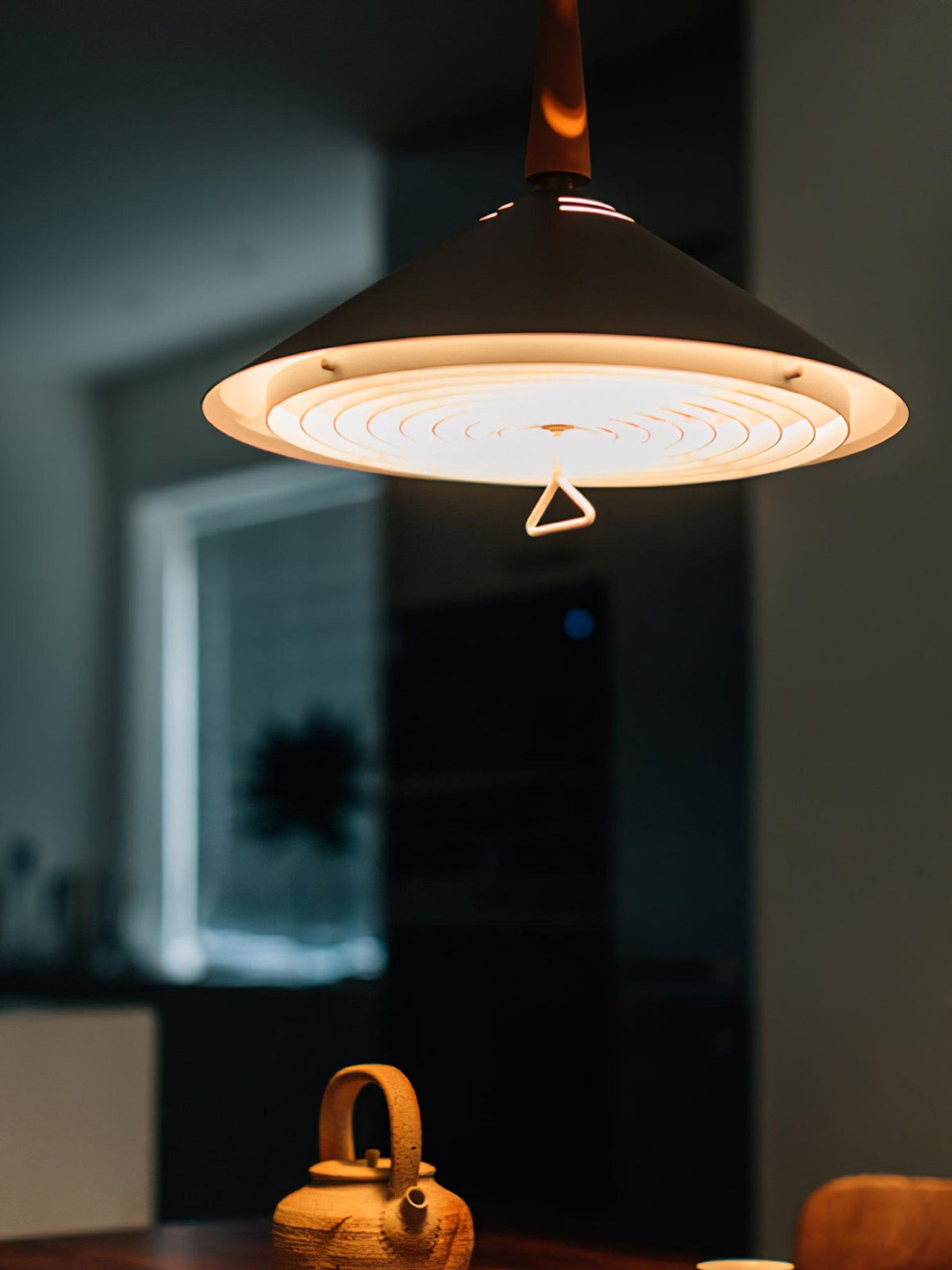 Jolvin Modern Minimalist Retro Pendant Lamp