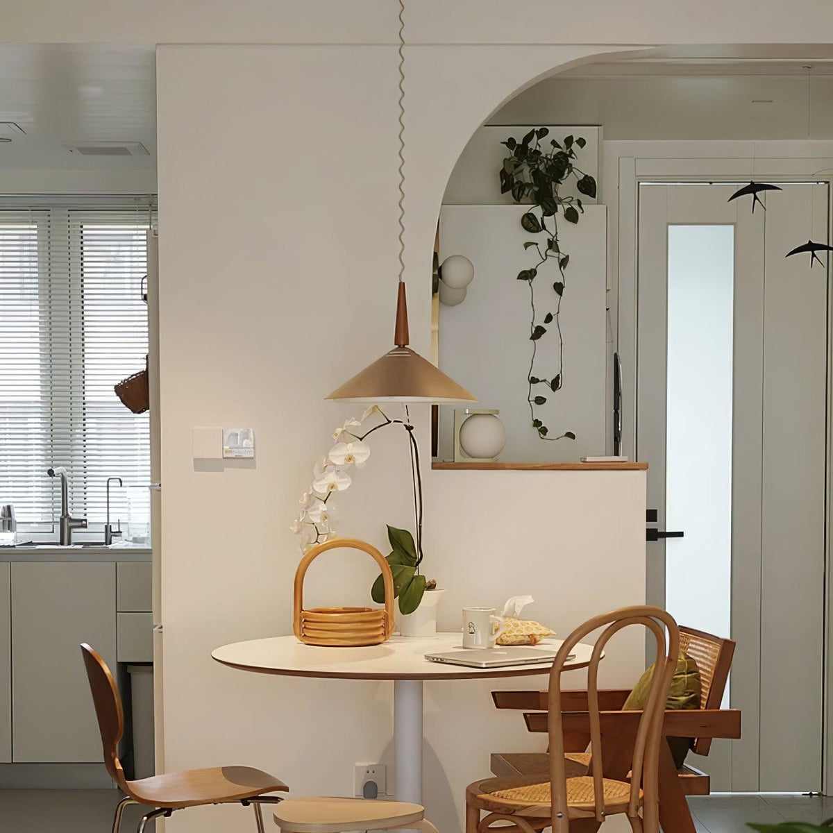 Jolvin Modern Minimalist Retro Pendant Lamp