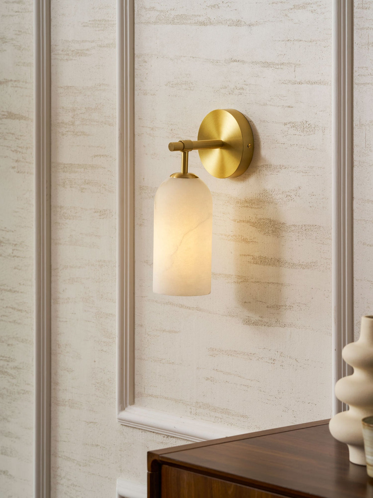 Posha Pillar Alabaster Indoor Wall Light
