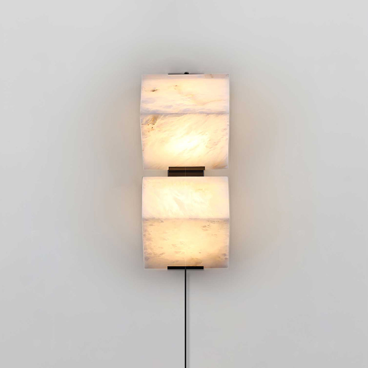Niviella Alabaster Staircase Plug-in Wall Lamp