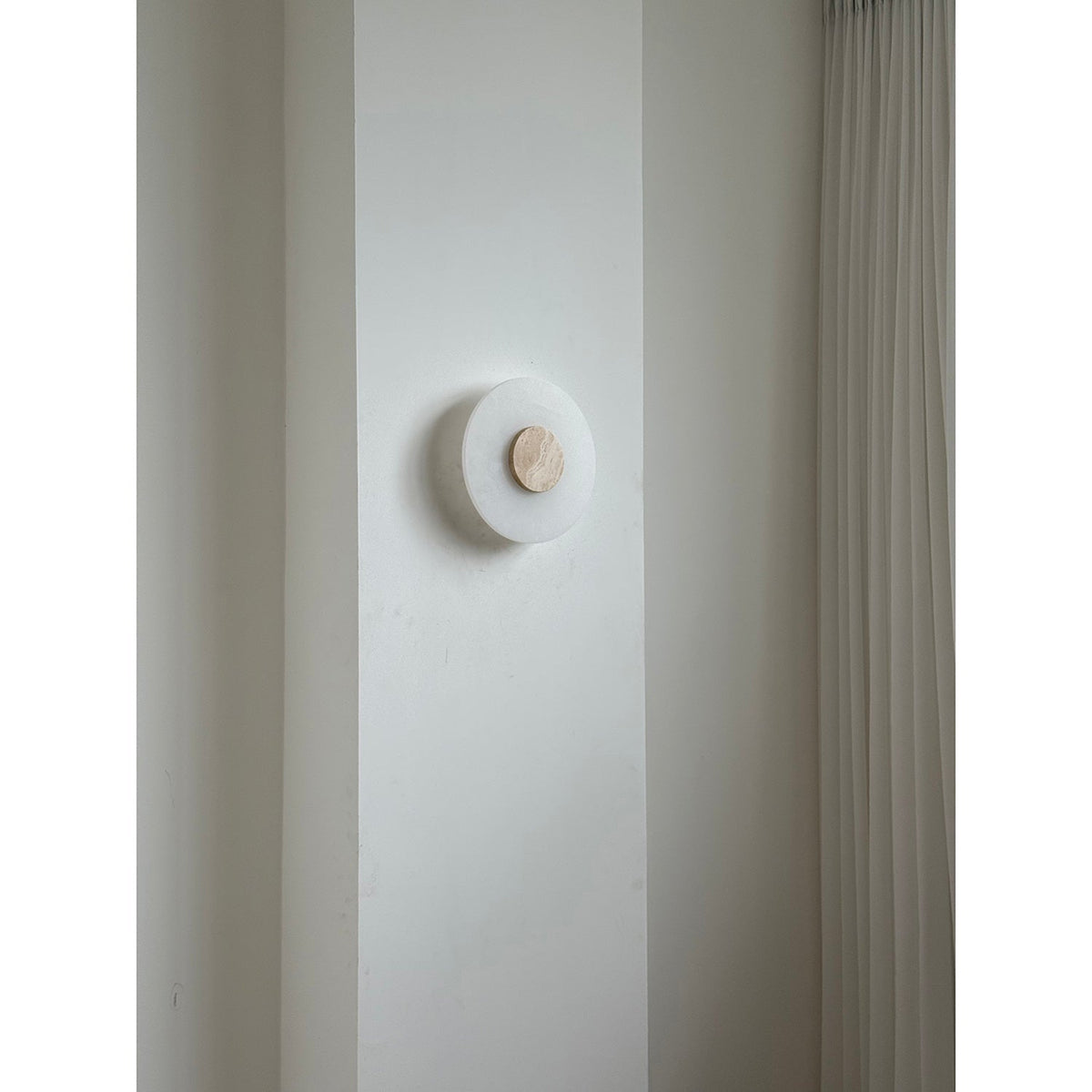Rauduvyi Modern Minimalist Alabaster Wall Lamp