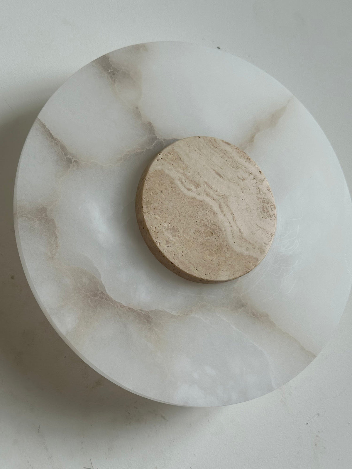 Rauduvyi Modern Minimalist Alabaster Wall Lamp