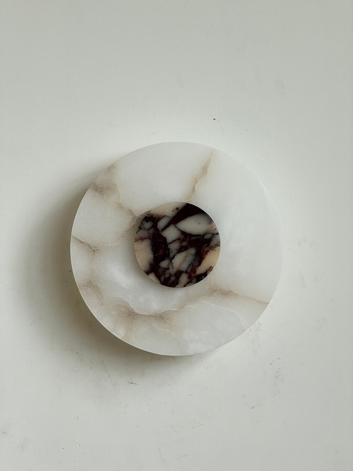 Rauduvyi Modern Minimalist Alabaster Wall Lamp