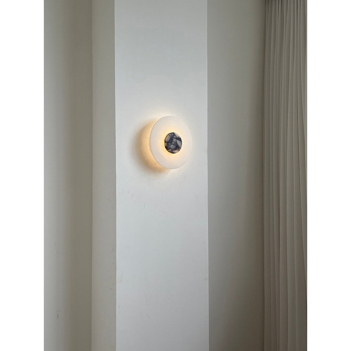 Rauduvyi Modern Minimalist Alabaster Wall Lamp