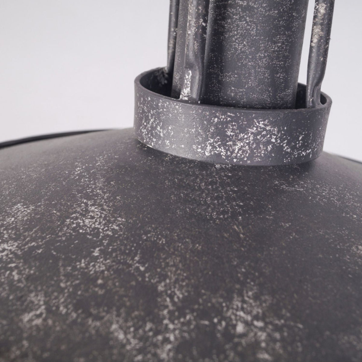 Yrvuvyi Modern Minimalist Industrial Metal Pendant Light