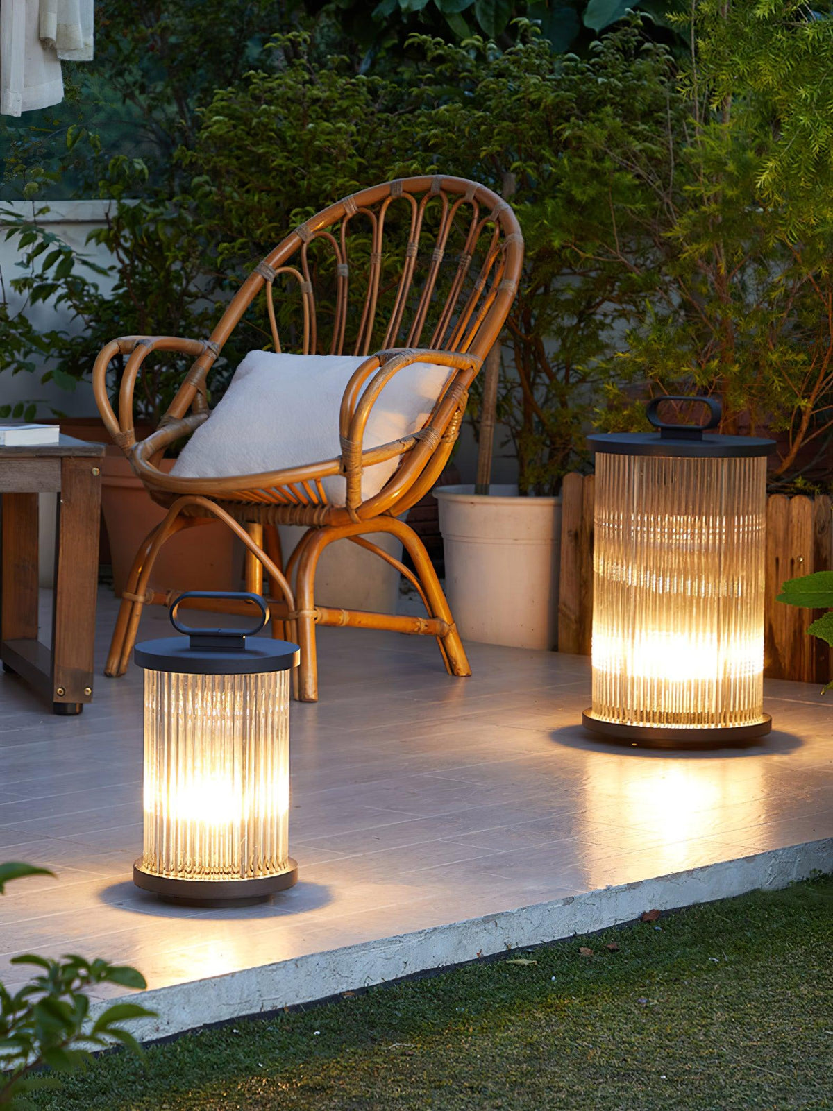 Niri Steel Acrylic Minimalist Floor Lamp