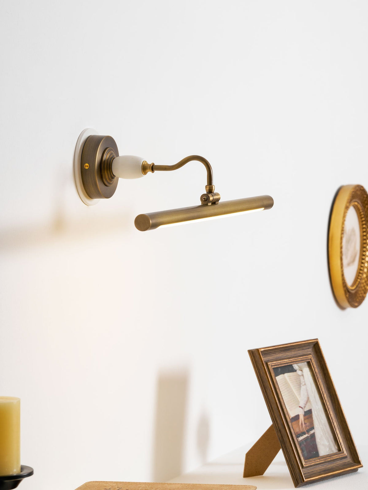 Kelin Art Linear Indoor Wall Light