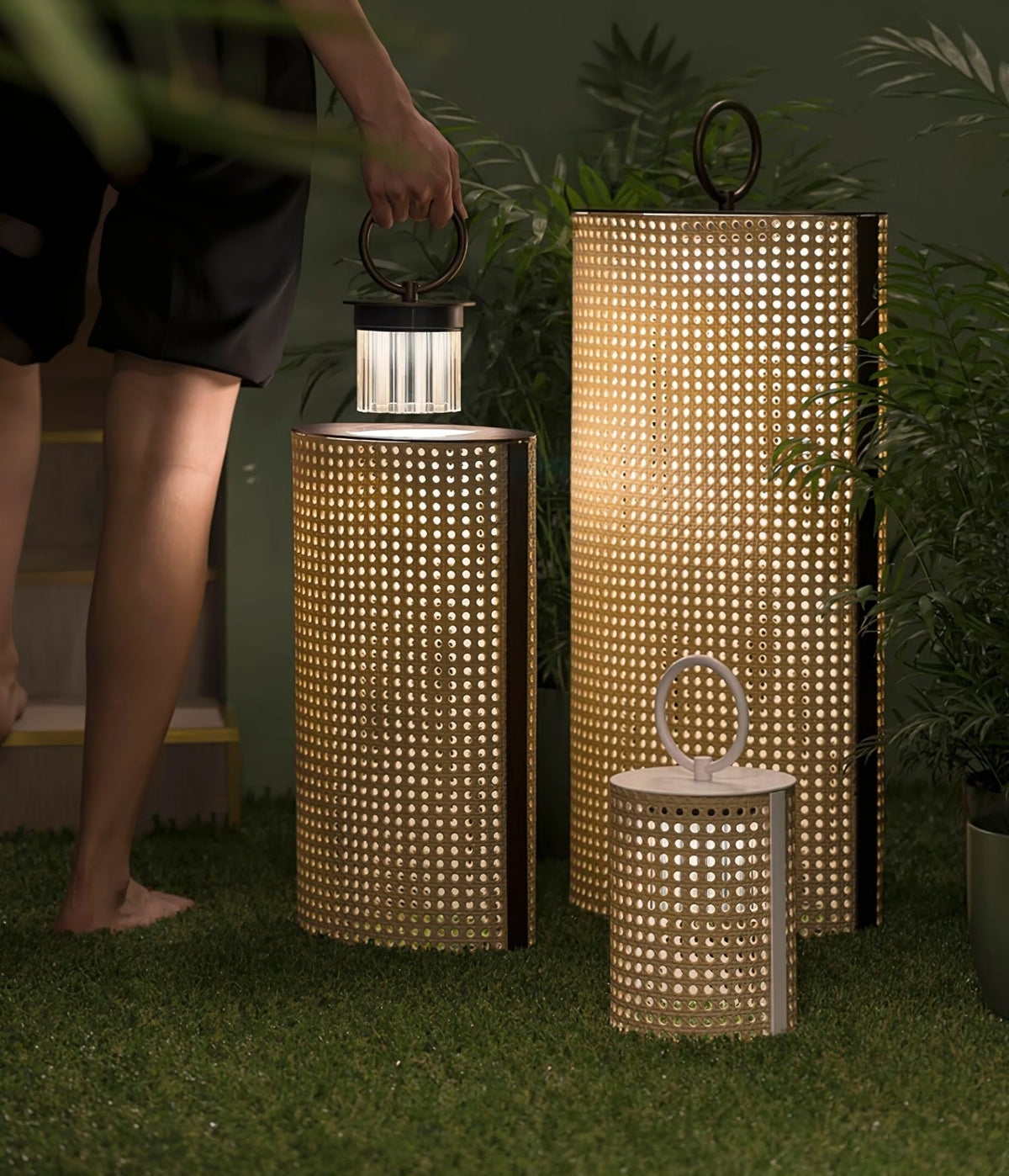 Zebr Solar Outdoor Lantern Lamp
