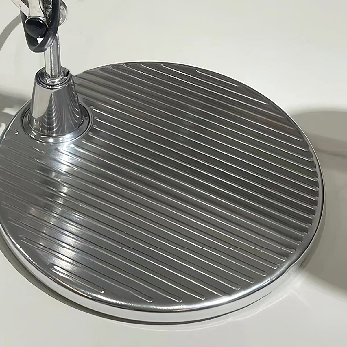 Haivo Articulated Aluminum Table Lamp
