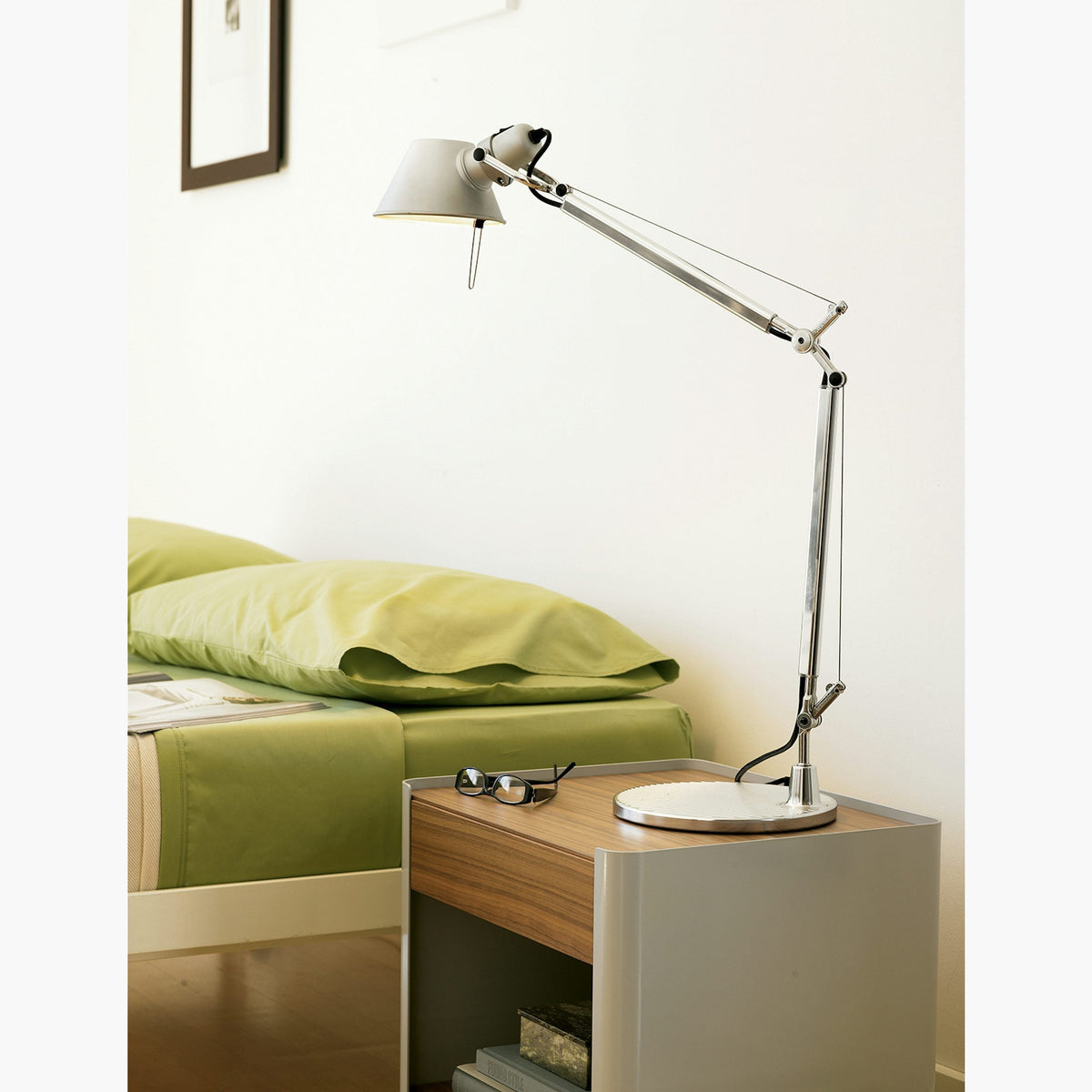 Haivo Articulated Aluminum Table Lamp