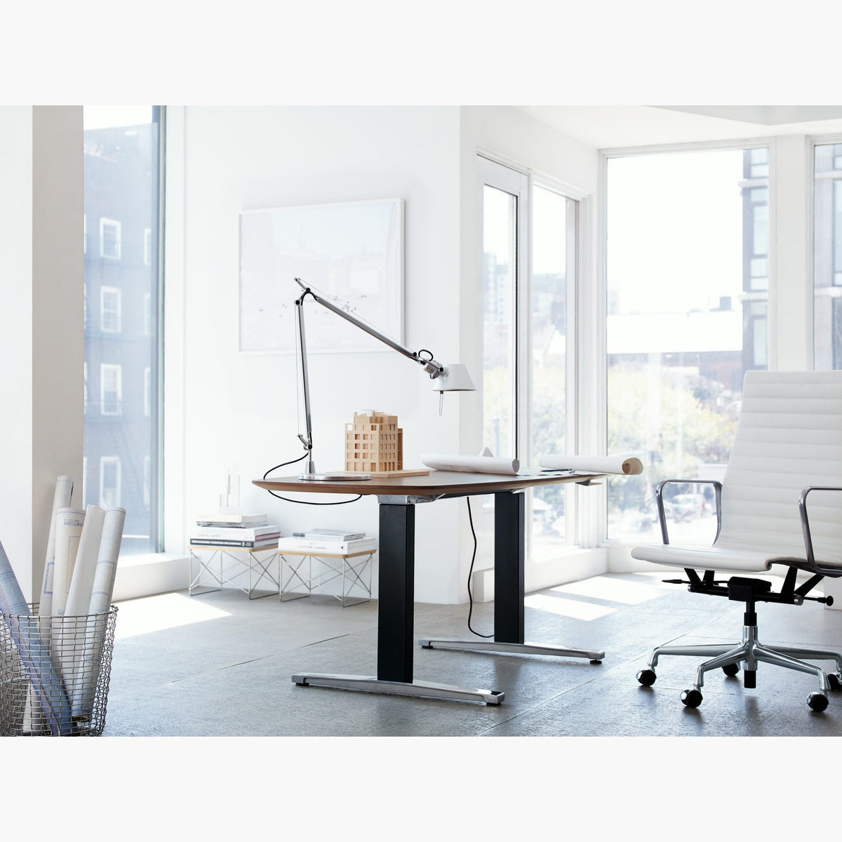 Haivo Articulated Aluminum Table Lamp