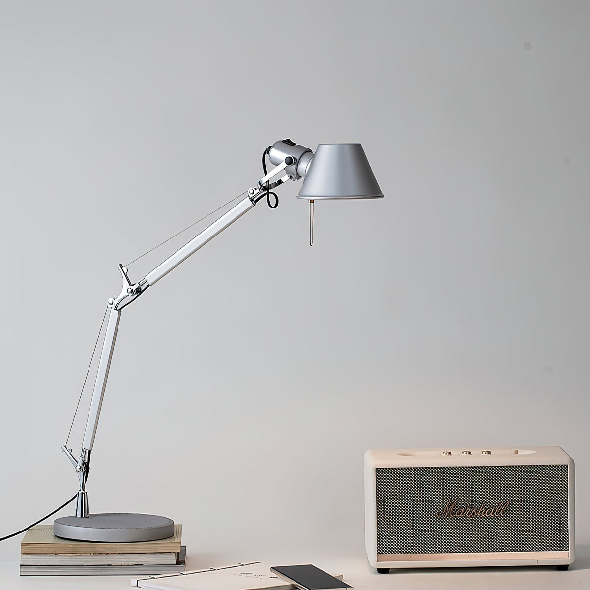 Haivo Articulated Aluminum Table Lamp