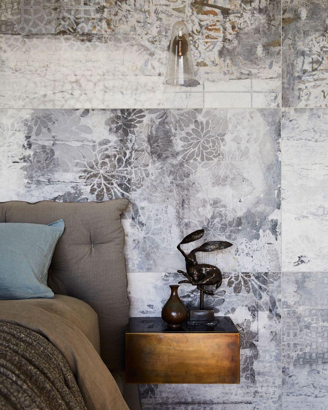 Lioririella Conical Glass Wall Lamp
