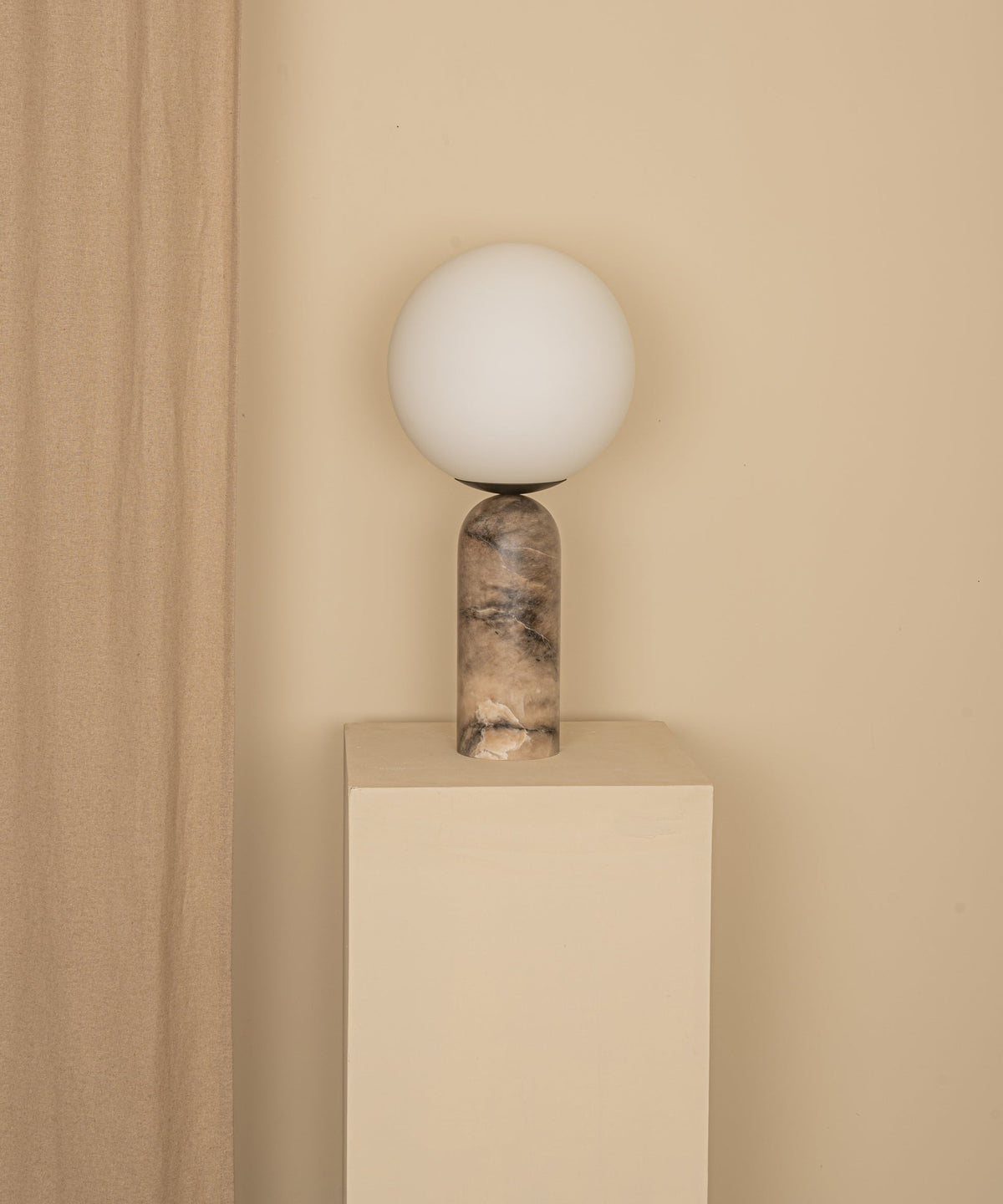 Velineria Table Lamp