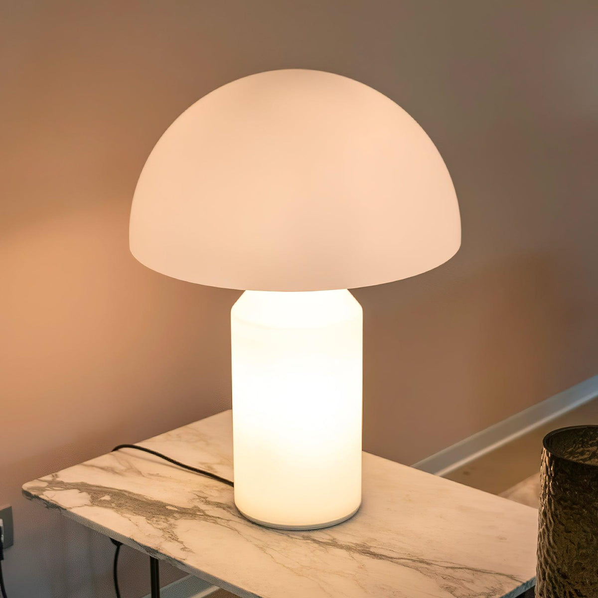 Hesrin Glass Artistic Table Lamp
