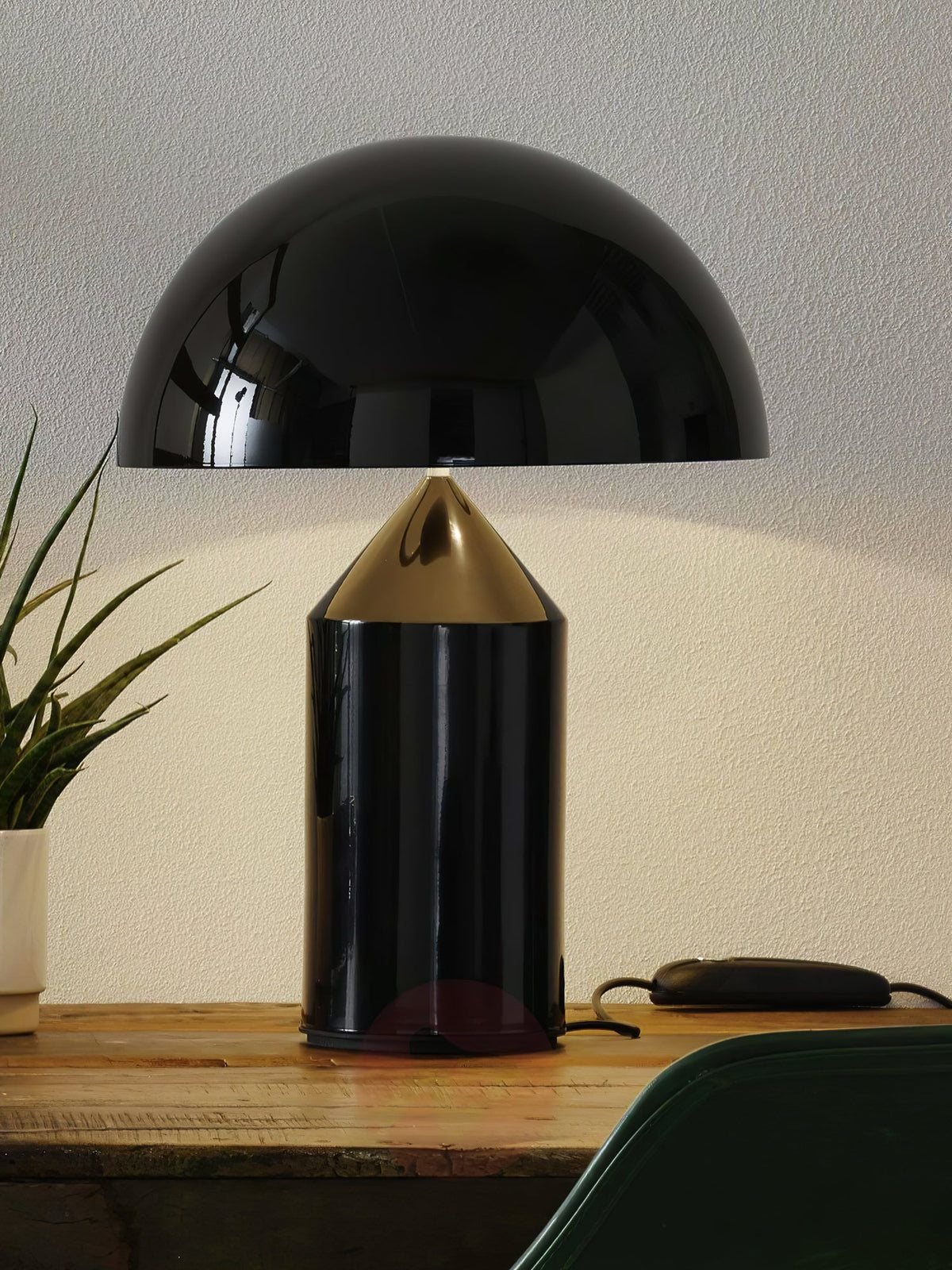 Selisina Industrial Minimalist Table Lamp