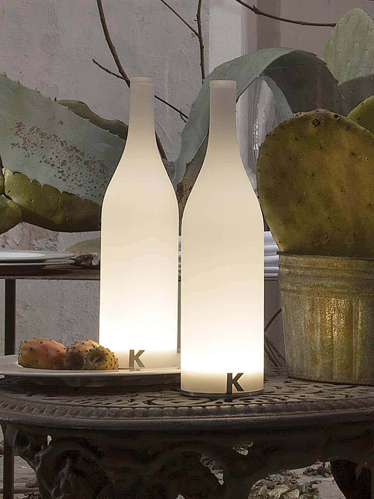 Vino Built-in Battery Table Lamp