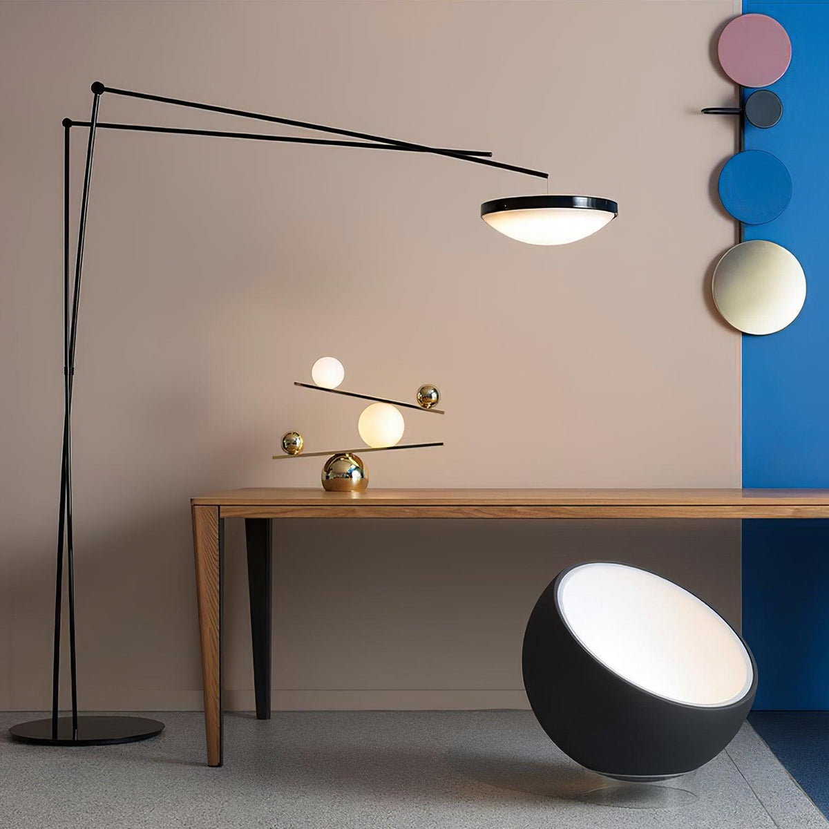 Usilus Table Lamp