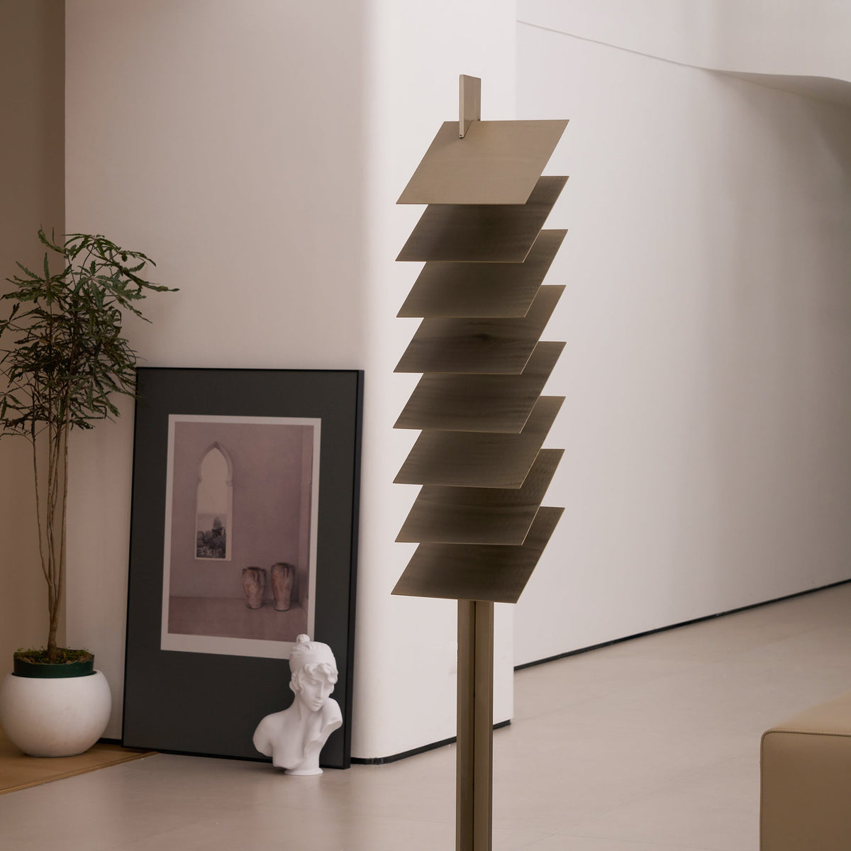 Virauena Floor Lamp