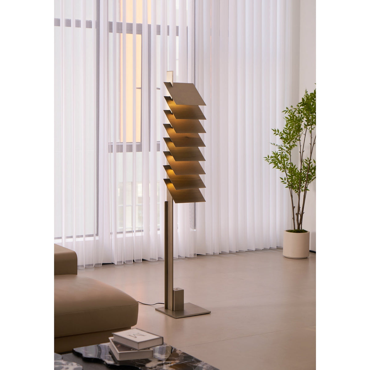 Virauena Floor Lamp