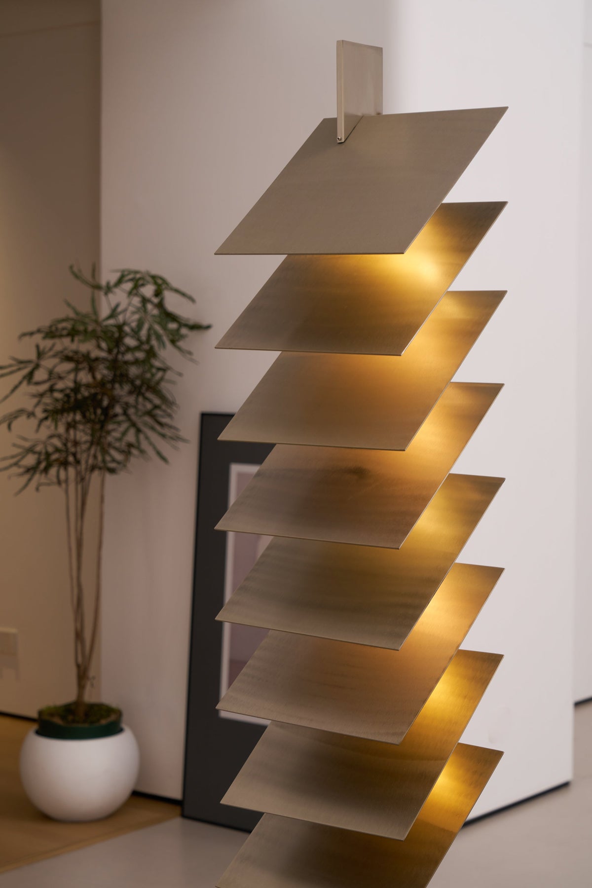 Virauena Floor Lamp