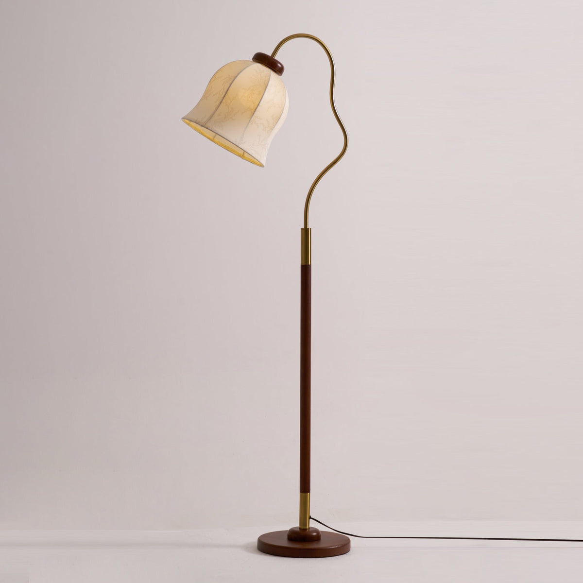 Elveielle Classic Wood Floor Lamp