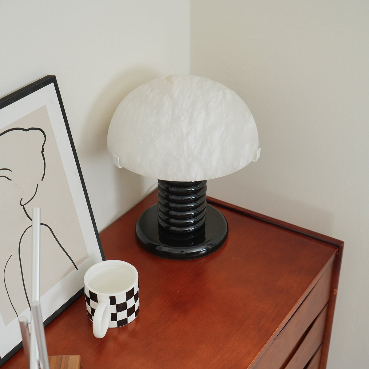 Teriorina Table Lamp