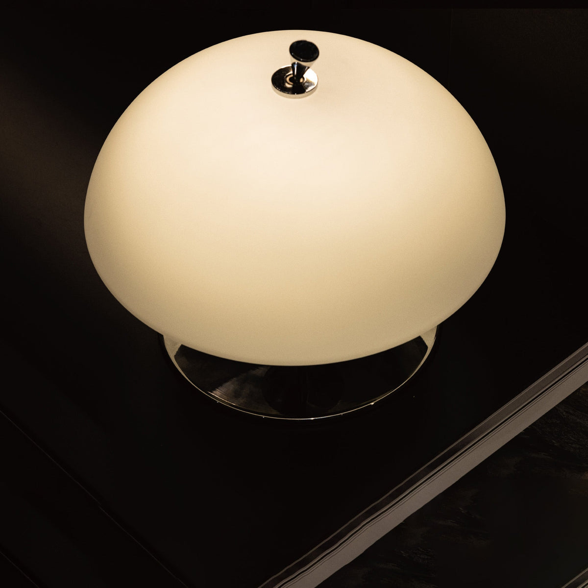 Auret Table Lamp (Built-in Battery)