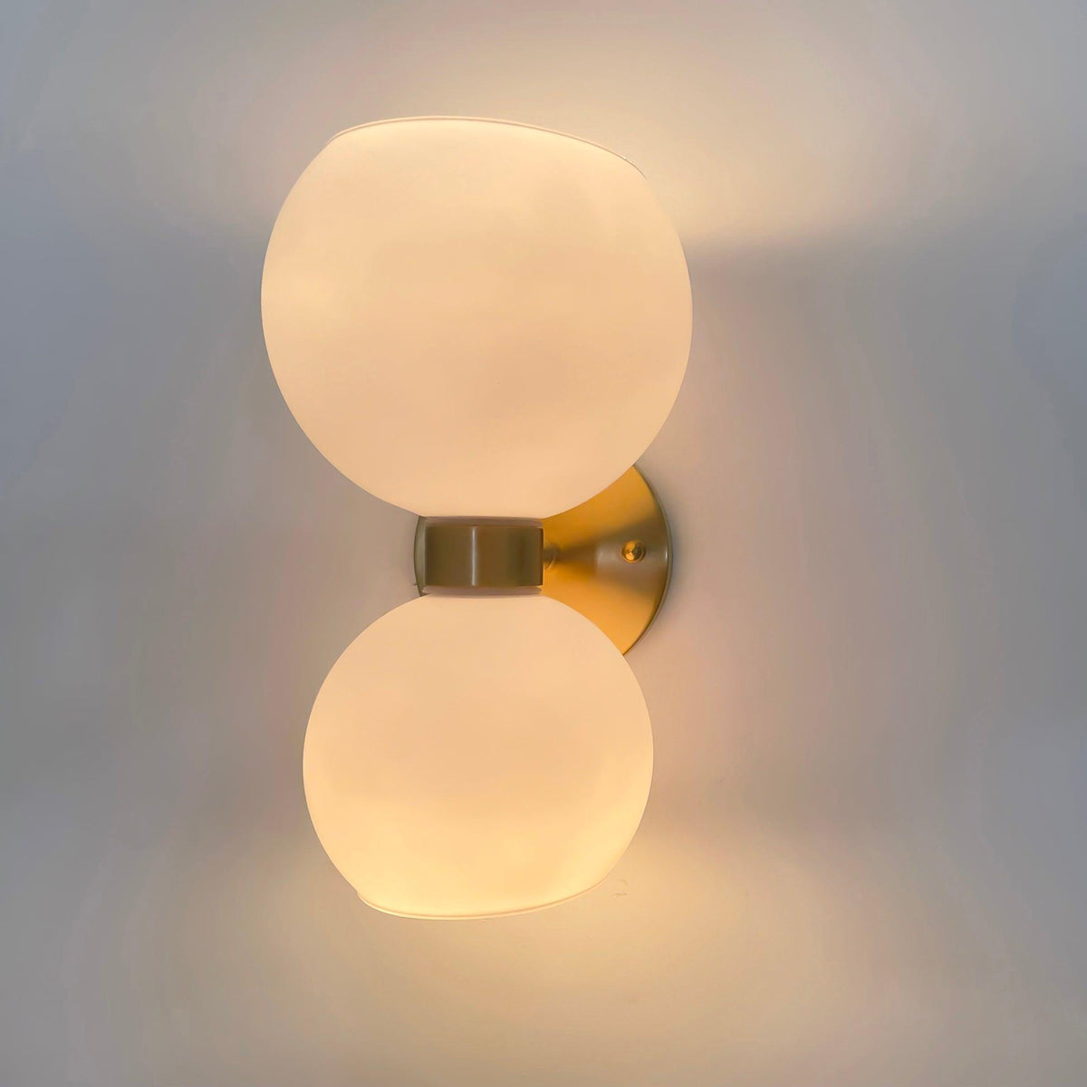 Avynion Modern Nordic Art Glass Wall Lamp