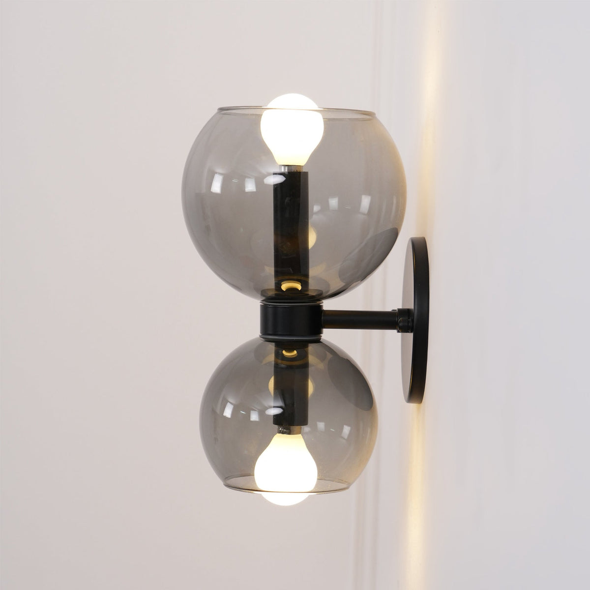 Avynion Modern Nordic Art Glass Wall Lamp