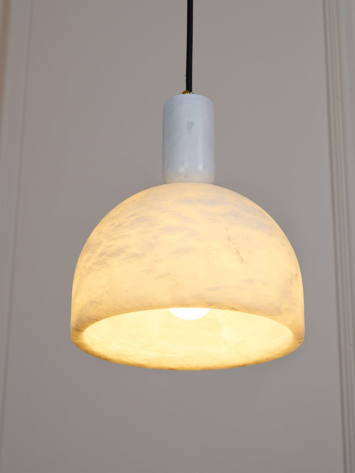 Ulcaris Alabaster Pendnat Light