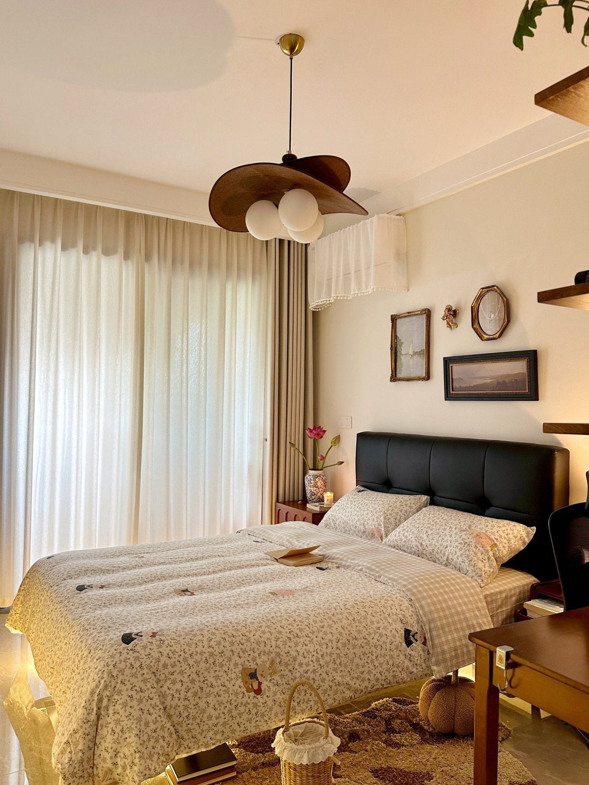 Flintis Petals Chandelier