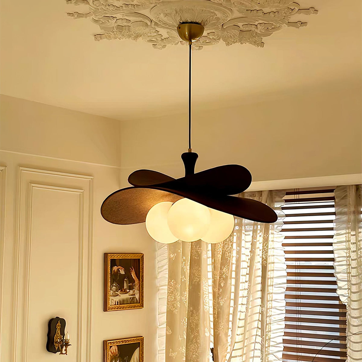 Flintis Petals Chandelier