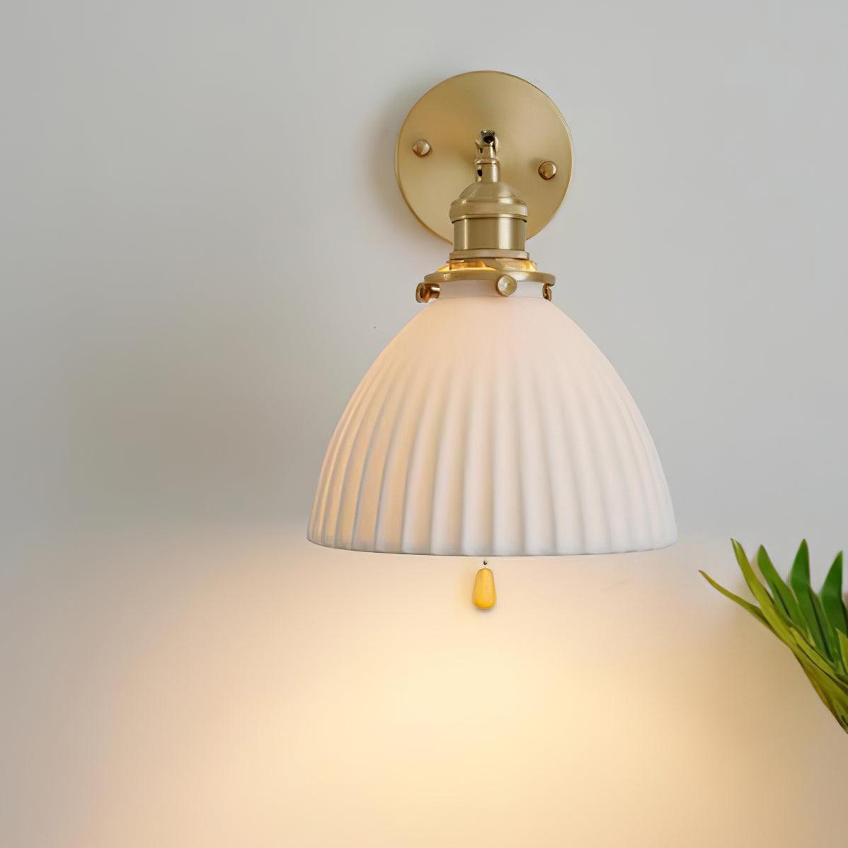 Oriiraria Wall Lamp Pleated Ceramic Brass