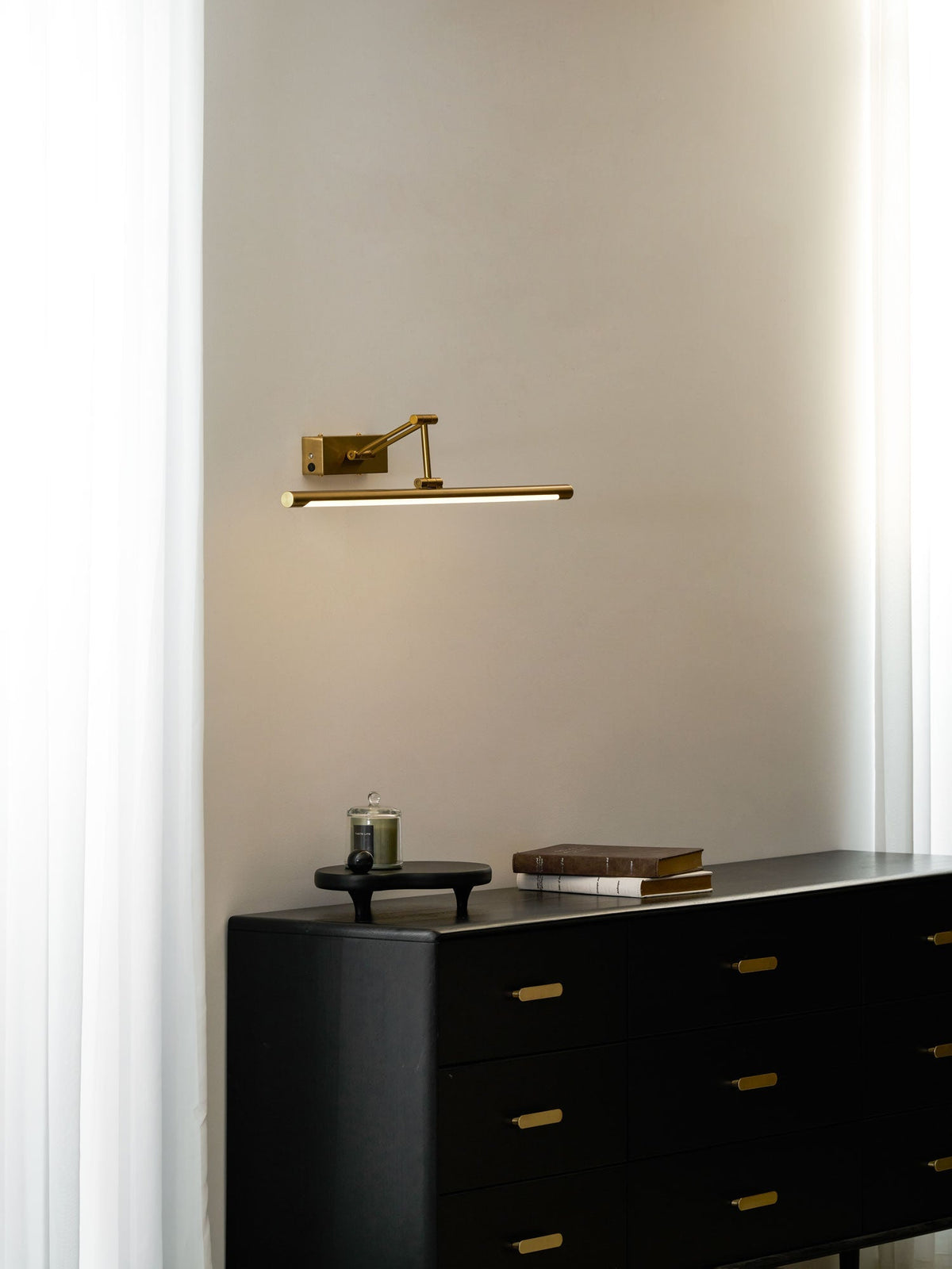 Negan Frame Rechargeable Indoor Wall Light