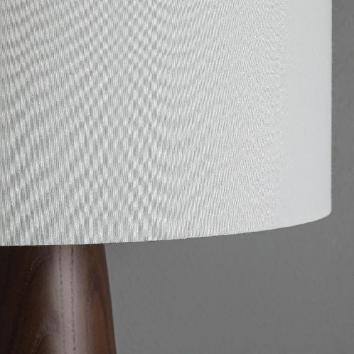 Ring Minimalist Wood Table Lamp