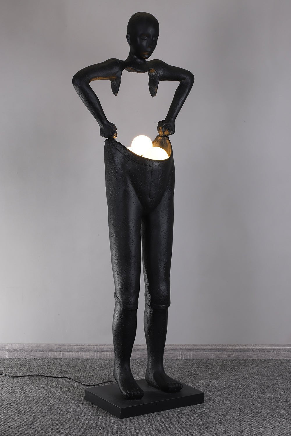 Vamiryra Sculptural Black Floor Lamp