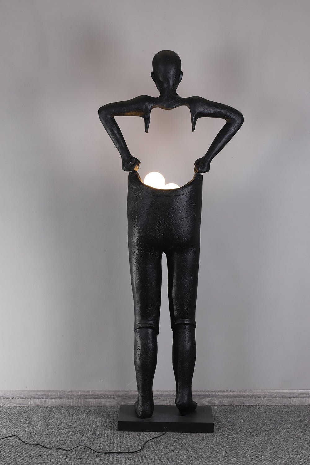 Vamiryra Sculptural Black Floor Lamp
