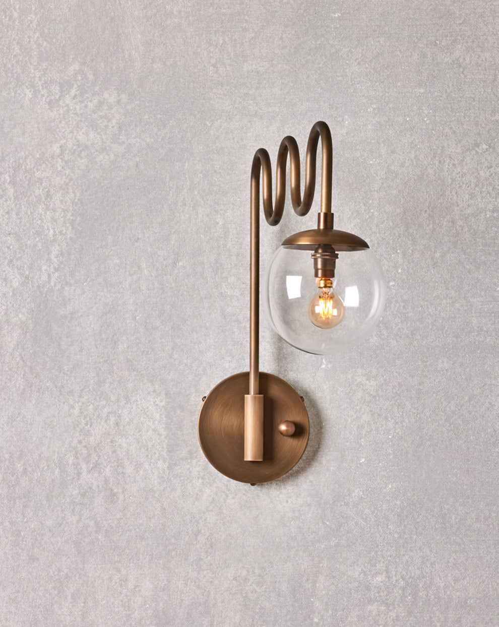 Averyn Wall Lamp