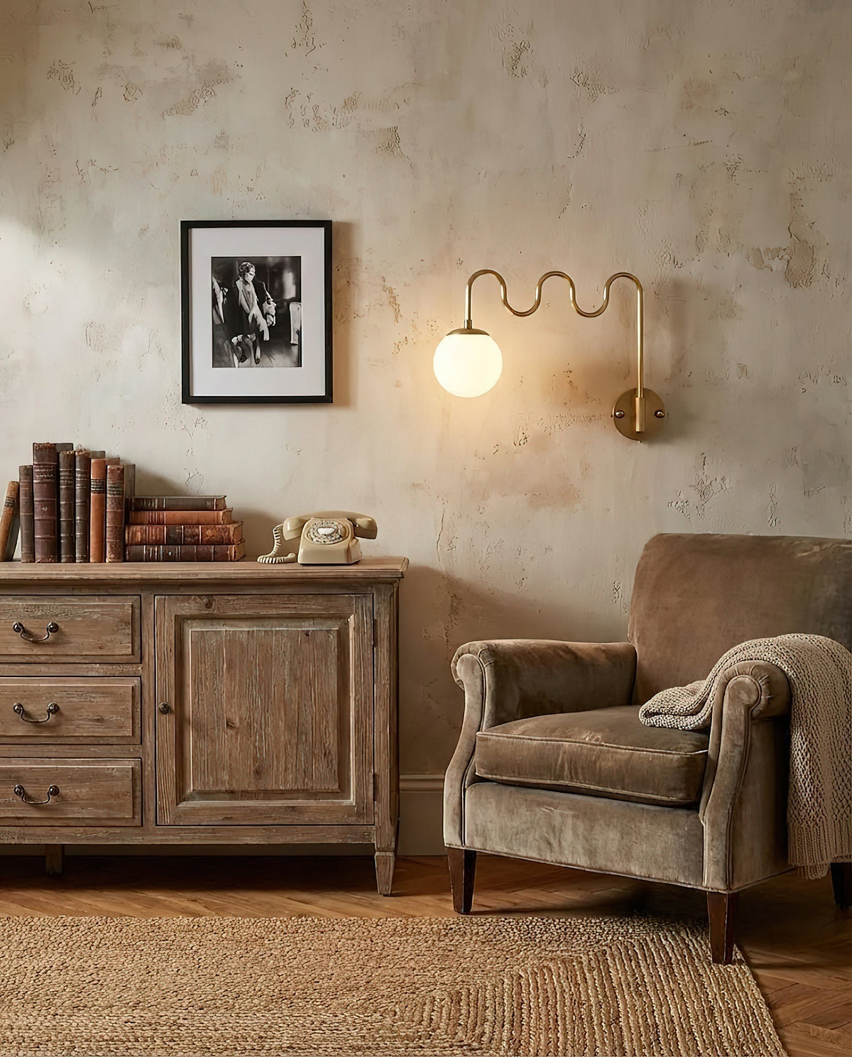 Averyn Wall Lamp