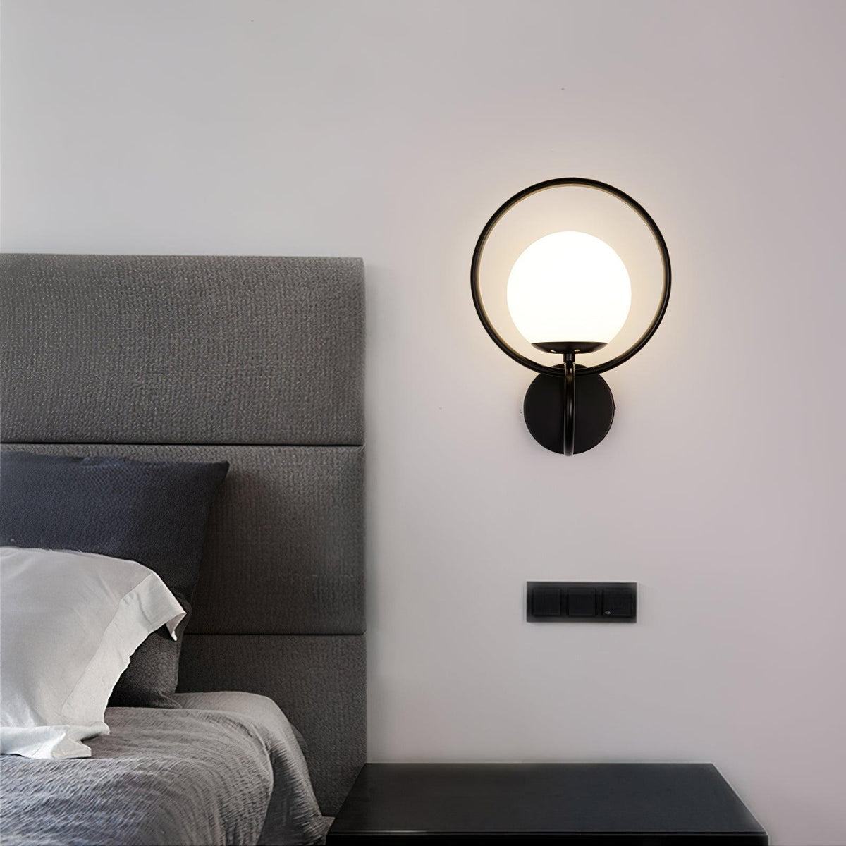 Jaxon Minimalist Wall Lamp