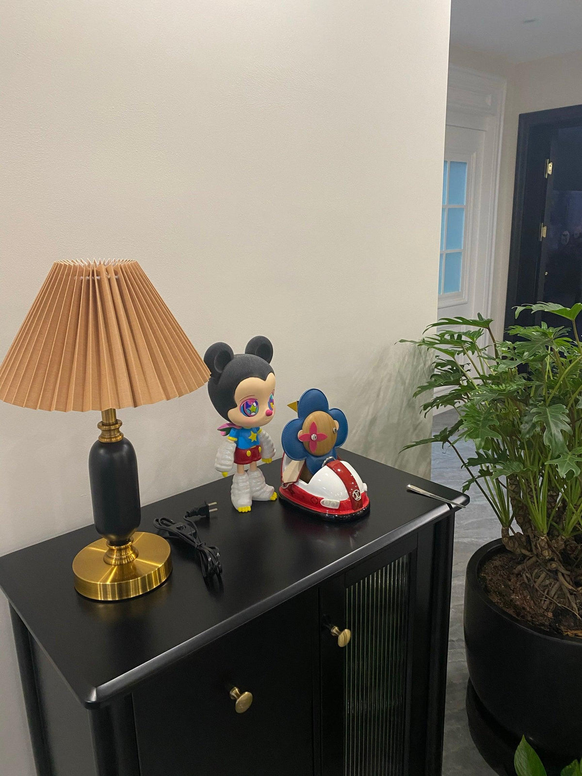 Aurmarila Fabric Table Lamp